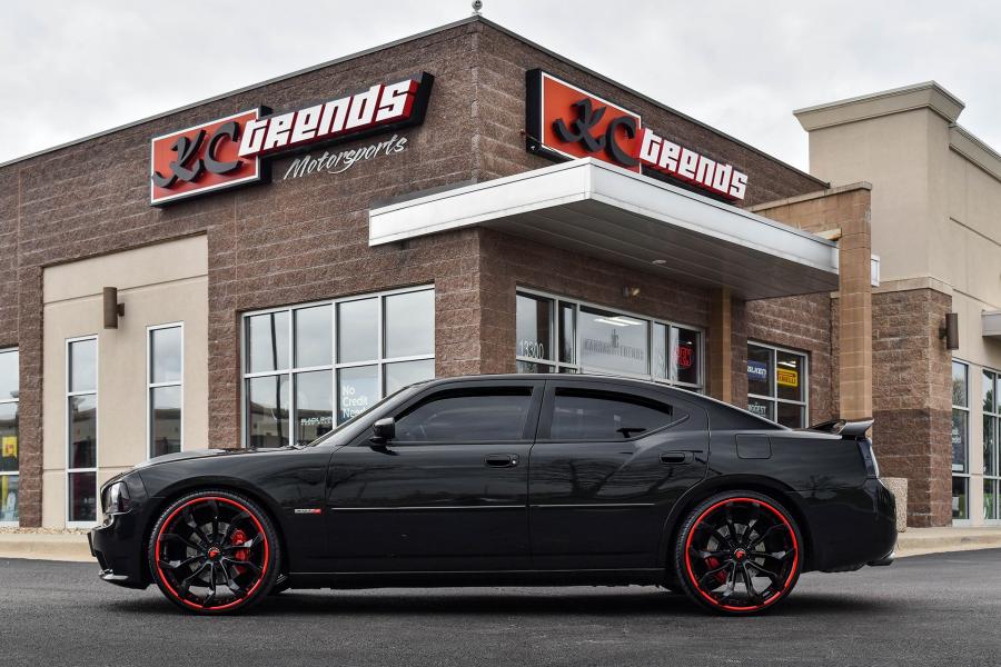  Dodge Charger SRT8 on Forgiato Wheels (F2.16) 2018 года  (фото 3 из 5)